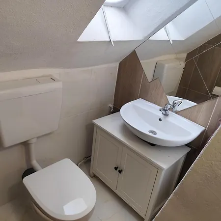 Frisch Renovierte Lägenhet *